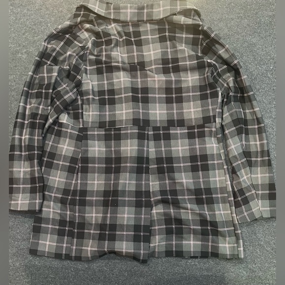 Torrid 3 (3X) Lightweight Ponte Longline Blazer - Picture 11 of 12